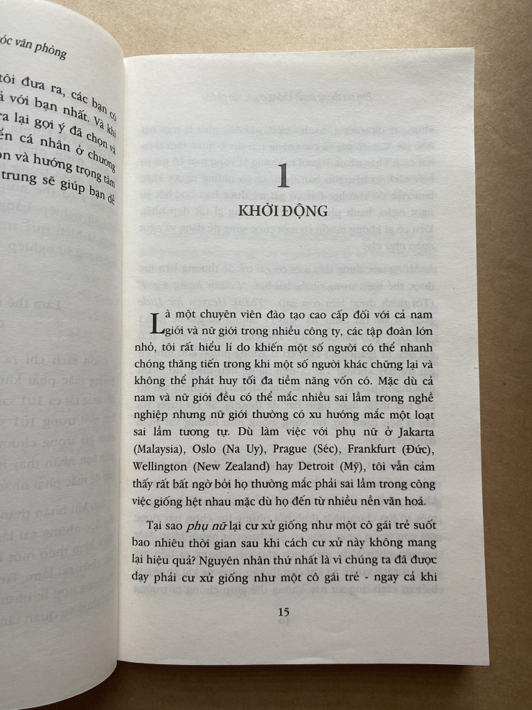 Phụ nữ thông minh không ở góc văn phòng