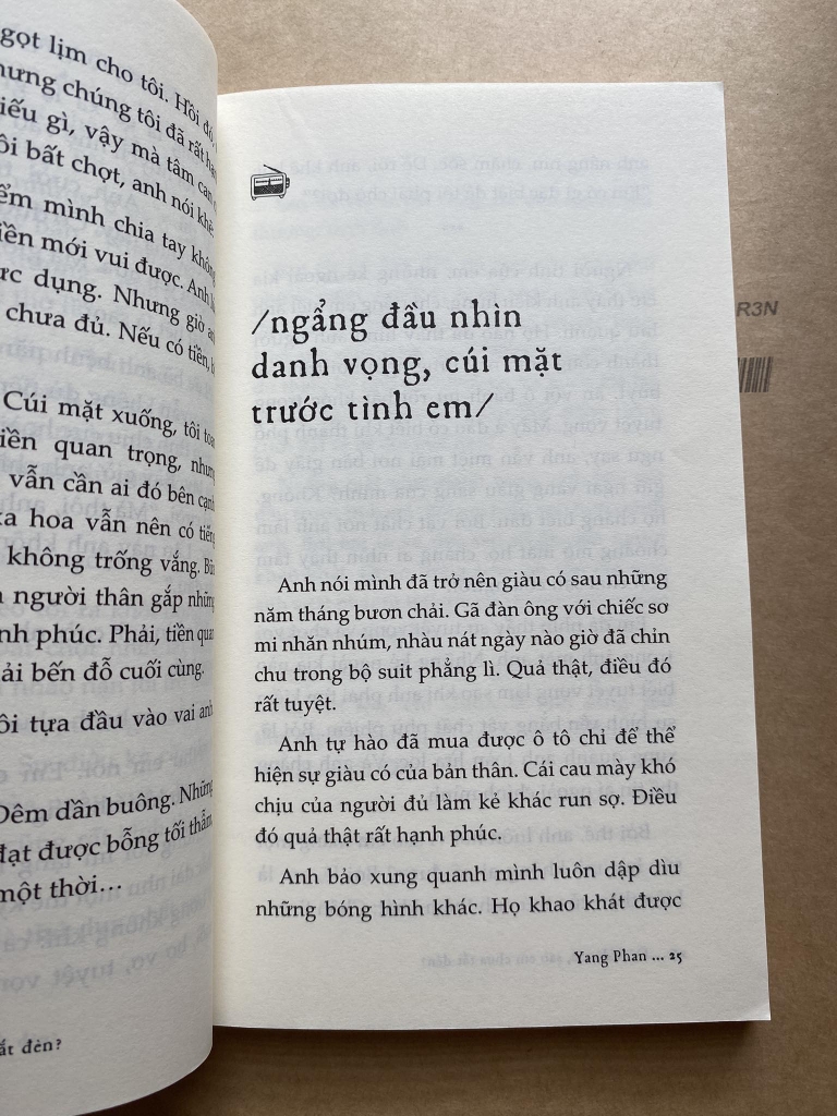 Đêm Đã Sâu, Sao Em Chưa Tắt Đèn?