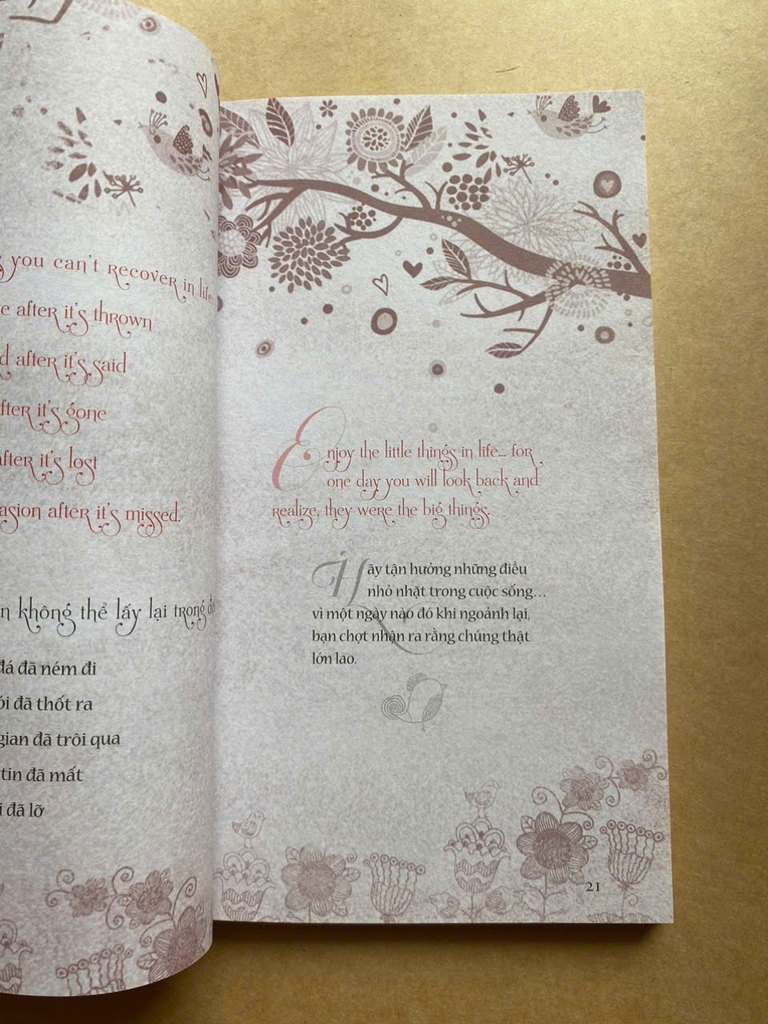 Thông Điệp Yêu Thương - Mỉm Cười Và Bước Tới ( song ngữ Việt - Anh )
