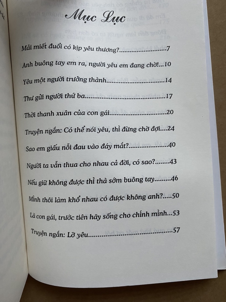 Anh buông tay em ra, người yêu em đang chờ