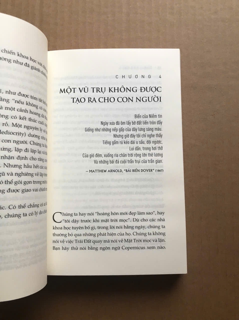 Đốm Xanh Mờ - Tầm Nhìn Về Tương Lai Của Loài Người Trong Không Gian
