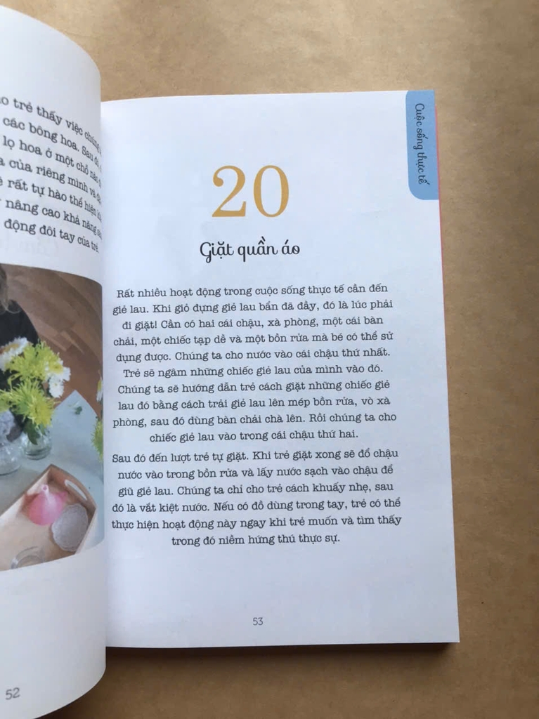 100 Hoạt Động Montessori: Con Không Cần Ipad Để Lớn Khôn