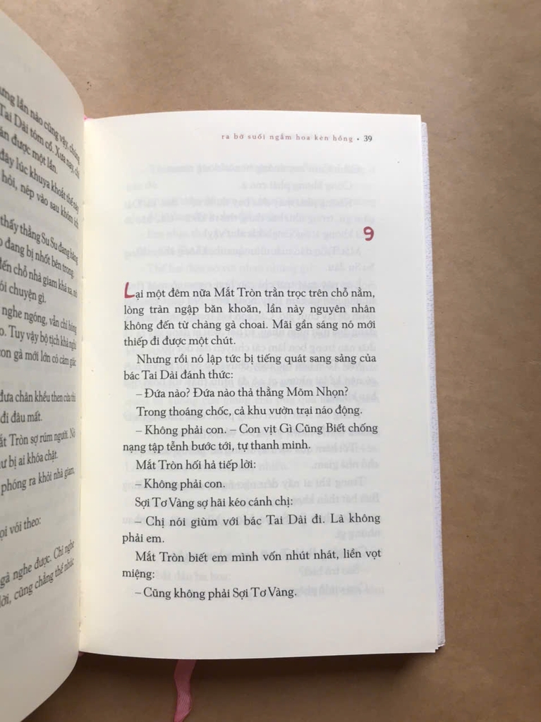 Ra Bờ Suối Ngắm Hoa Kèn Hồng (bìa cứng)