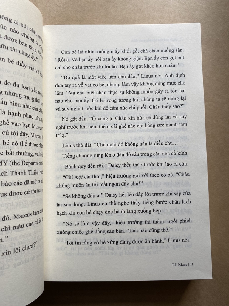 Ngôi Nhà Bên Bờ Biển Xanh Thẳm