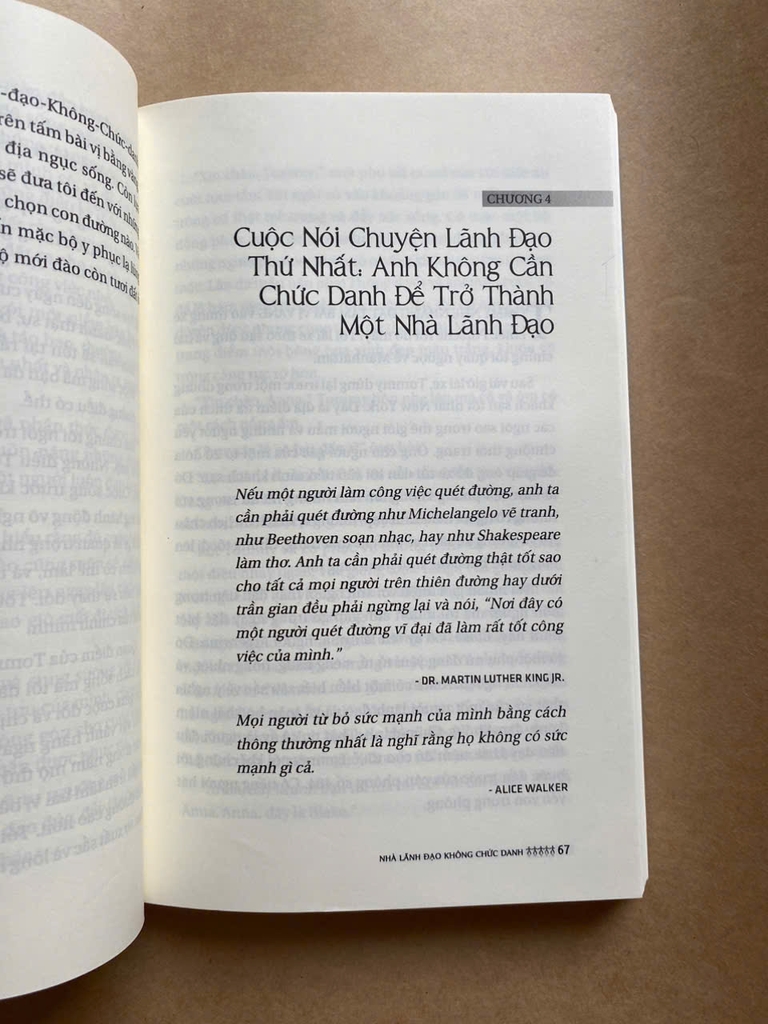 Nhà Lãnh Đạo Không Chức Danh