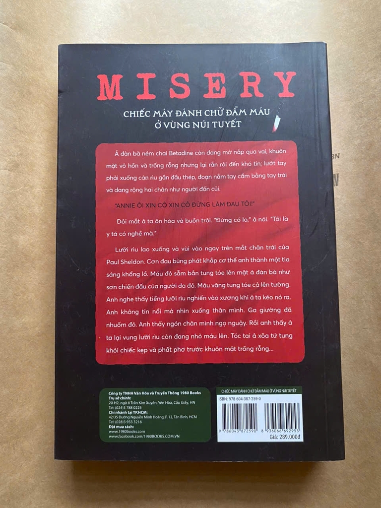 Misery - Chiếc Máy Đánh Chữ Đẫm Máu Ở Vùng Núi Tuyết