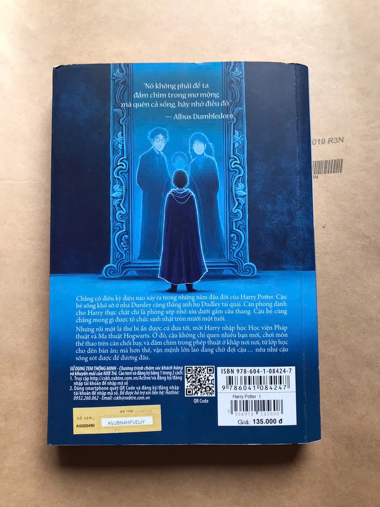 Harry Potter Và Hòn Đá Phù Thuỷ - Tập 1