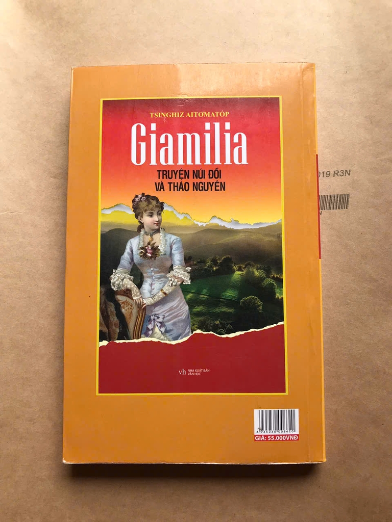 Giamilia, Truyện Núi Đồi Và Thảo Nguyên
