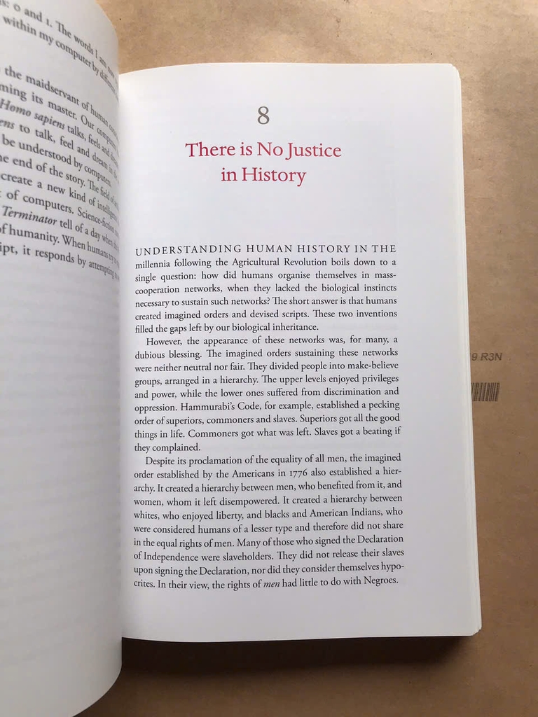 Sapiens : A Brief History of Humankind ( tiếng Anh )