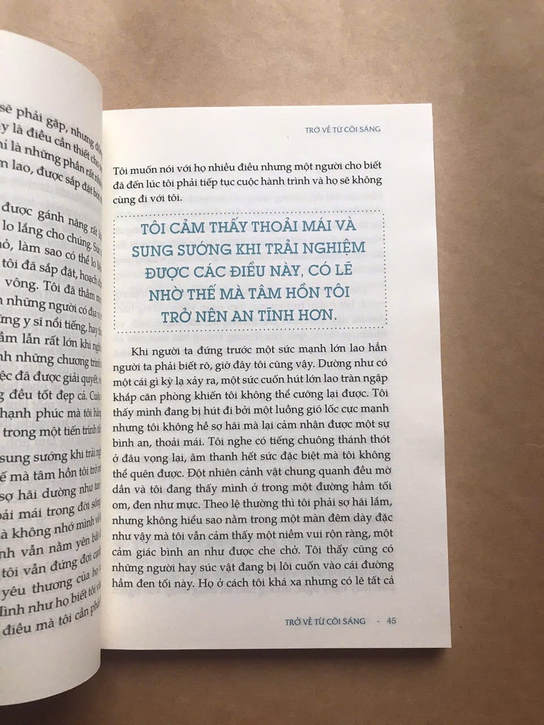 Trở Về Từ Cõi Sáng