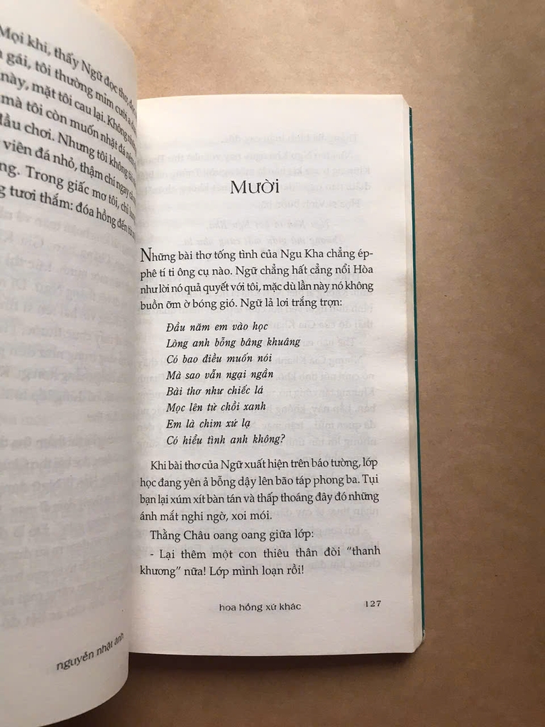 Hoa Hồng Xứ Khác