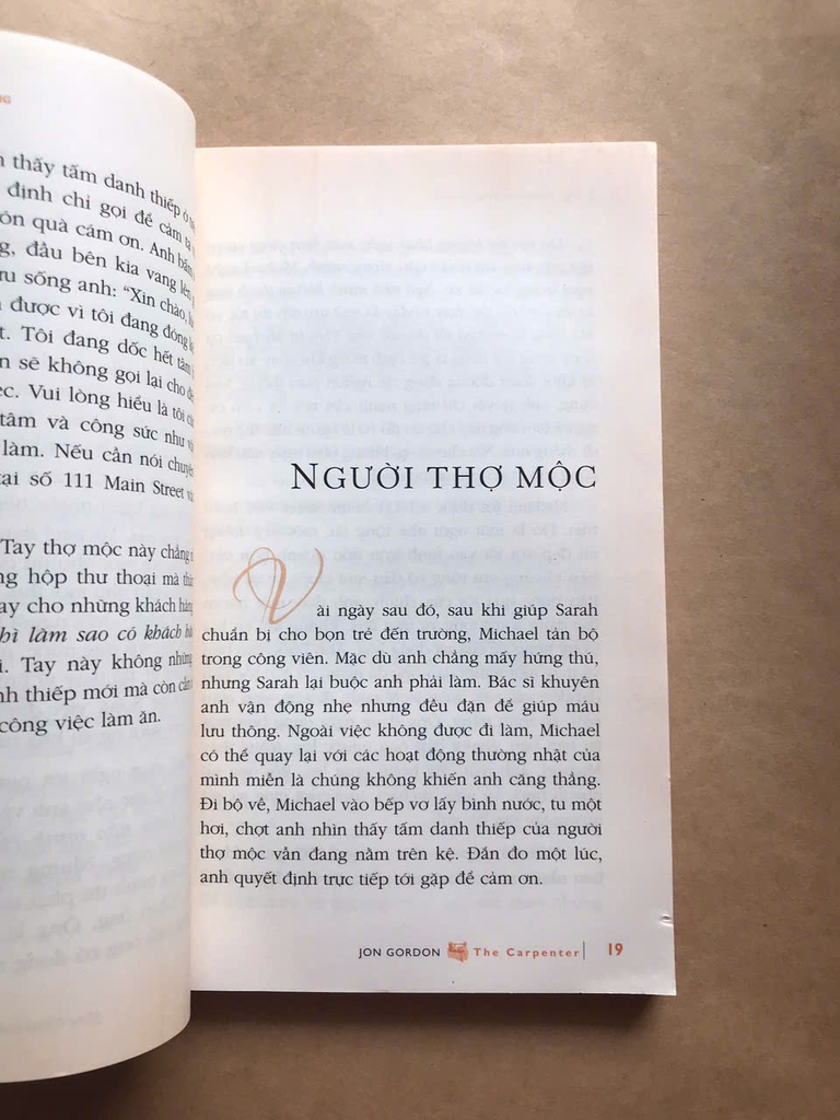 Người Thợ Mộc Lạ Lùng