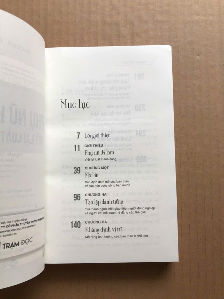 Phụ Nữ Hiện Đại Viết Lại Luật Thành Công