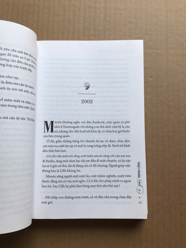 Cô Gái Trong Lồng