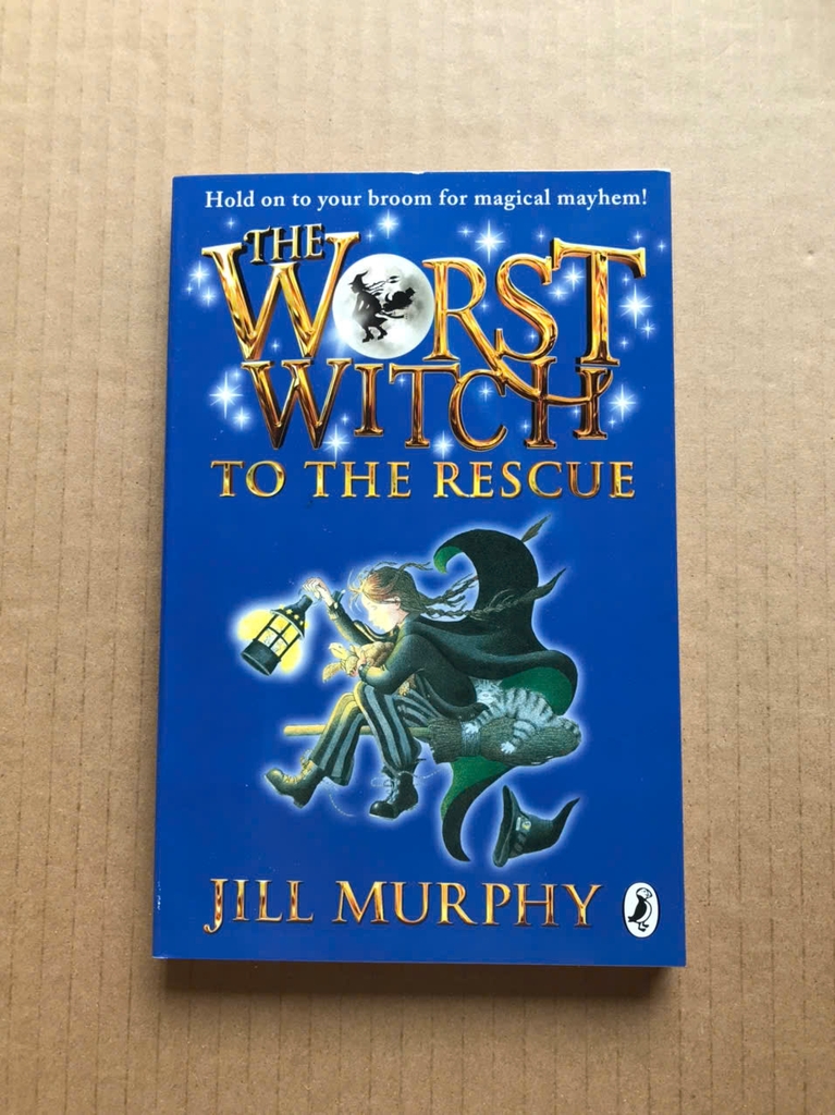 Boxset 8 Tập The Worst Witch Complete Adventures ( sách tiếng Anh )