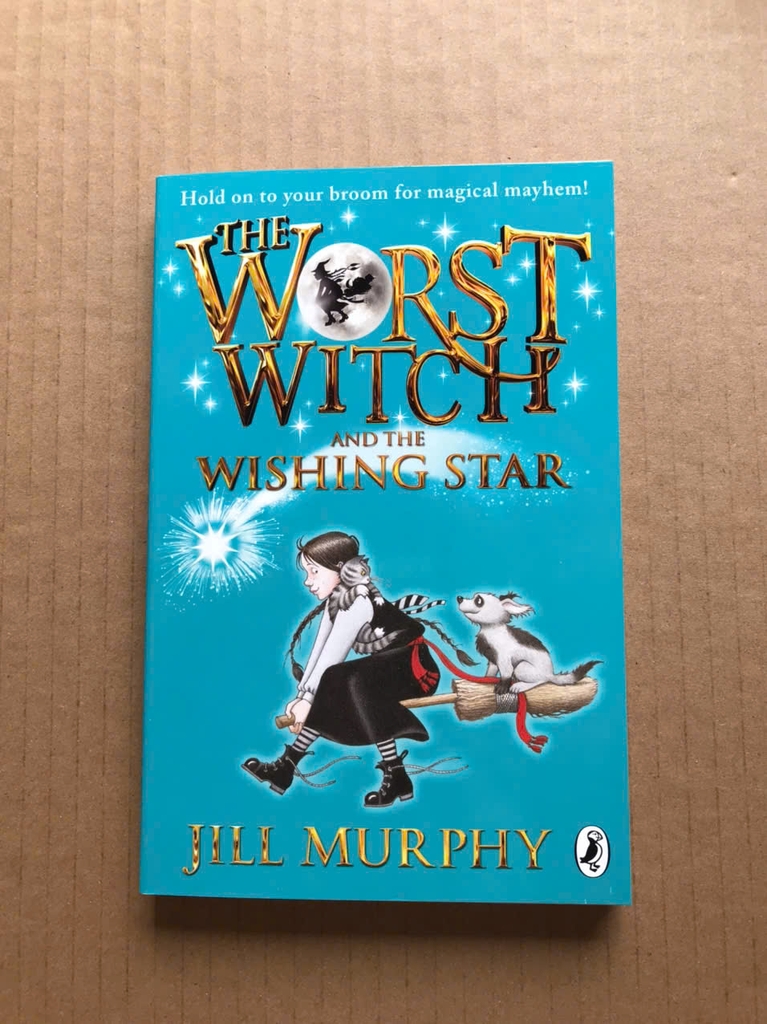 Boxset 8 Tập The Worst Witch Complete Adventures ( sách tiếng Anh )