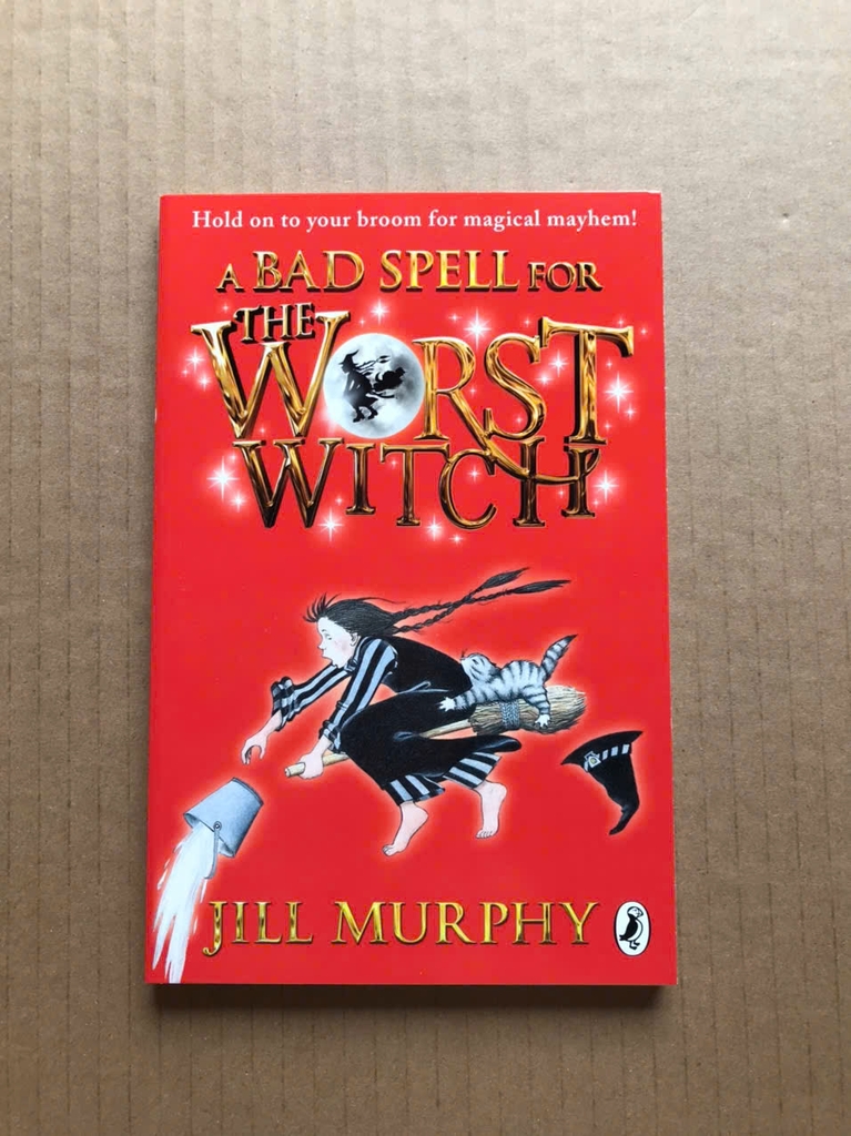 Boxset 8 Tập The Worst Witch Complete Adventures ( sách tiếng Anh )