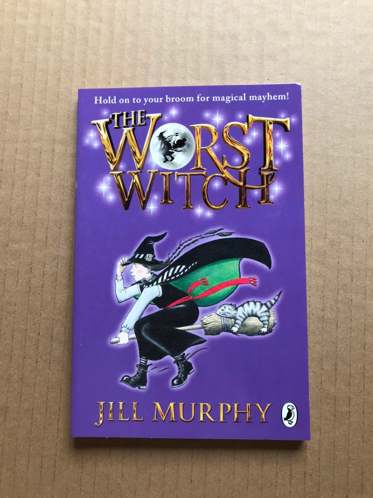 Boxset 8 Tập The Worst Witch Complete Adventures ( sách tiếng Anh )
