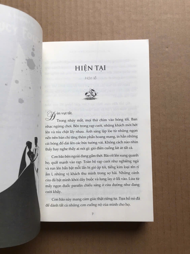 Bí Mật Trong Đêm Bão