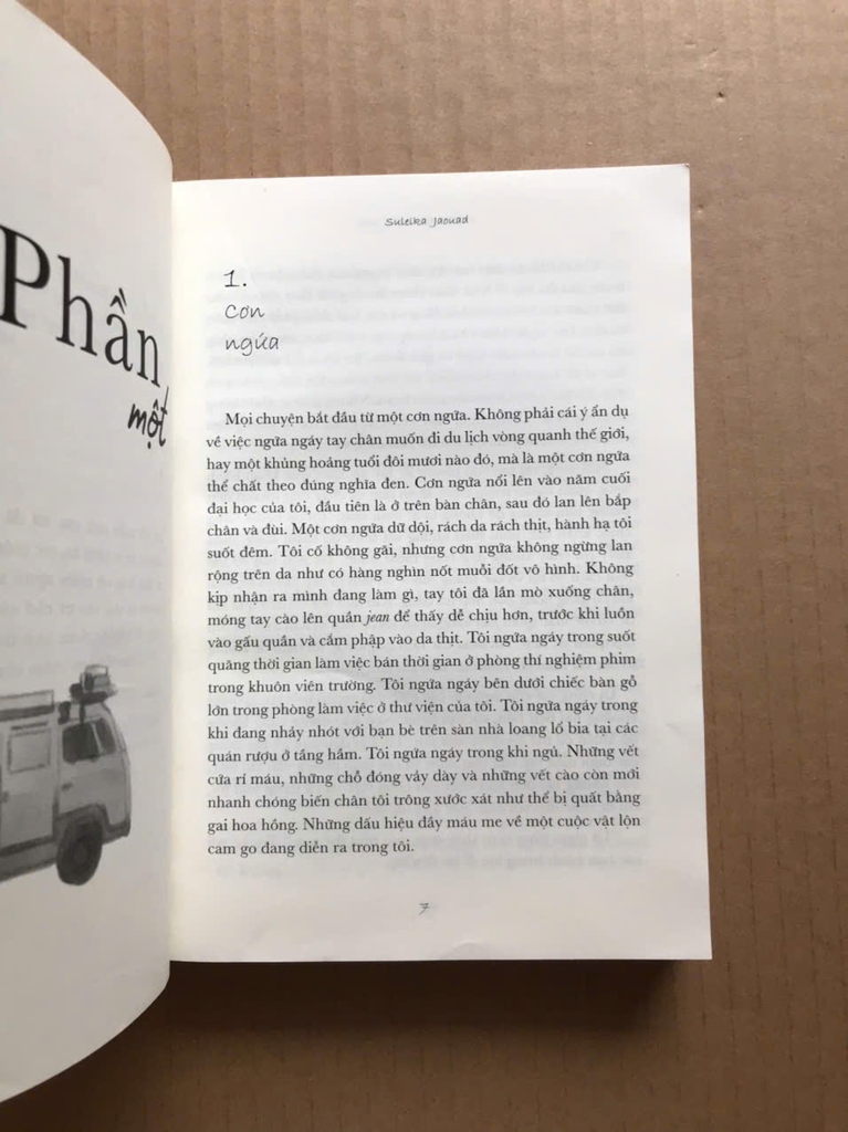 Giữa Hai Vương Quốc