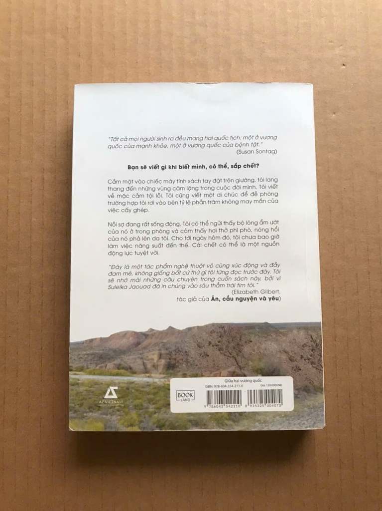 Giữa Hai Vương Quốc