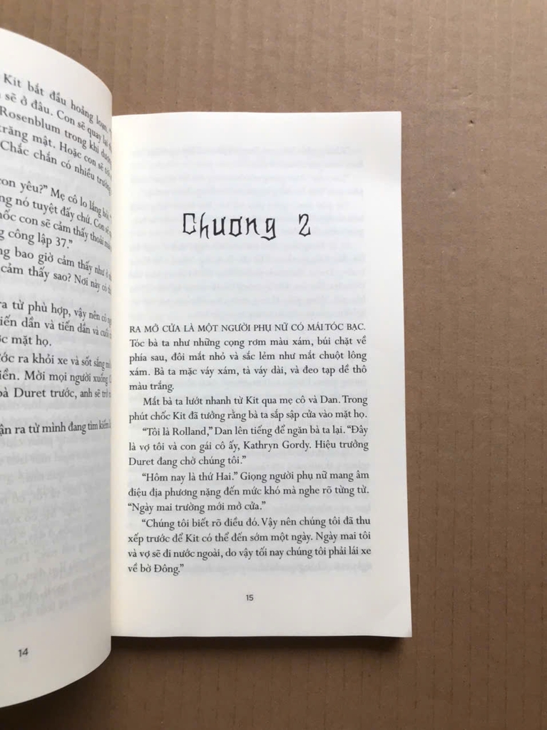 Hành Lang U Tối - Down A Dark Hall