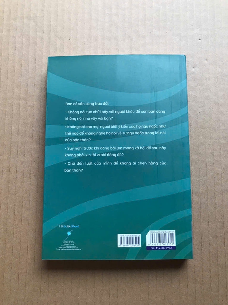 Hoa Hậu Không Thân Thiện - Đập Tan Sự Hoàn Hảo Giả Tạo