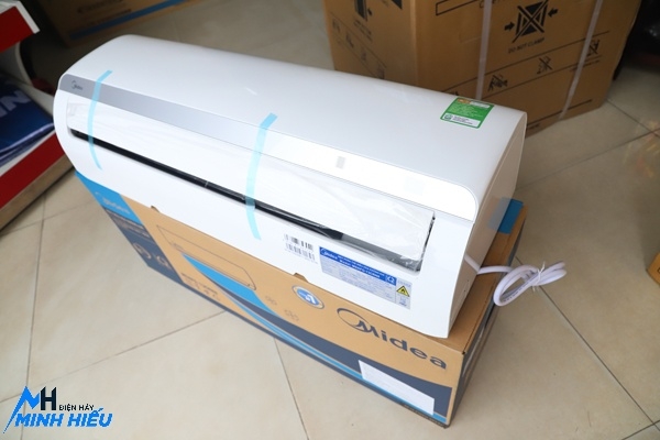 Điều hòa Midea 9000 BTU 1 chiều MSAFII-10CRN8 MỚI 2024