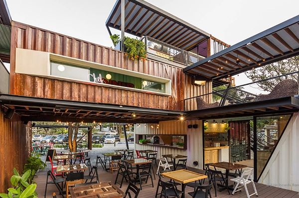 Thiết kế thông minh giúp tối ưu diện tích sử dụng trong quán cafe container.