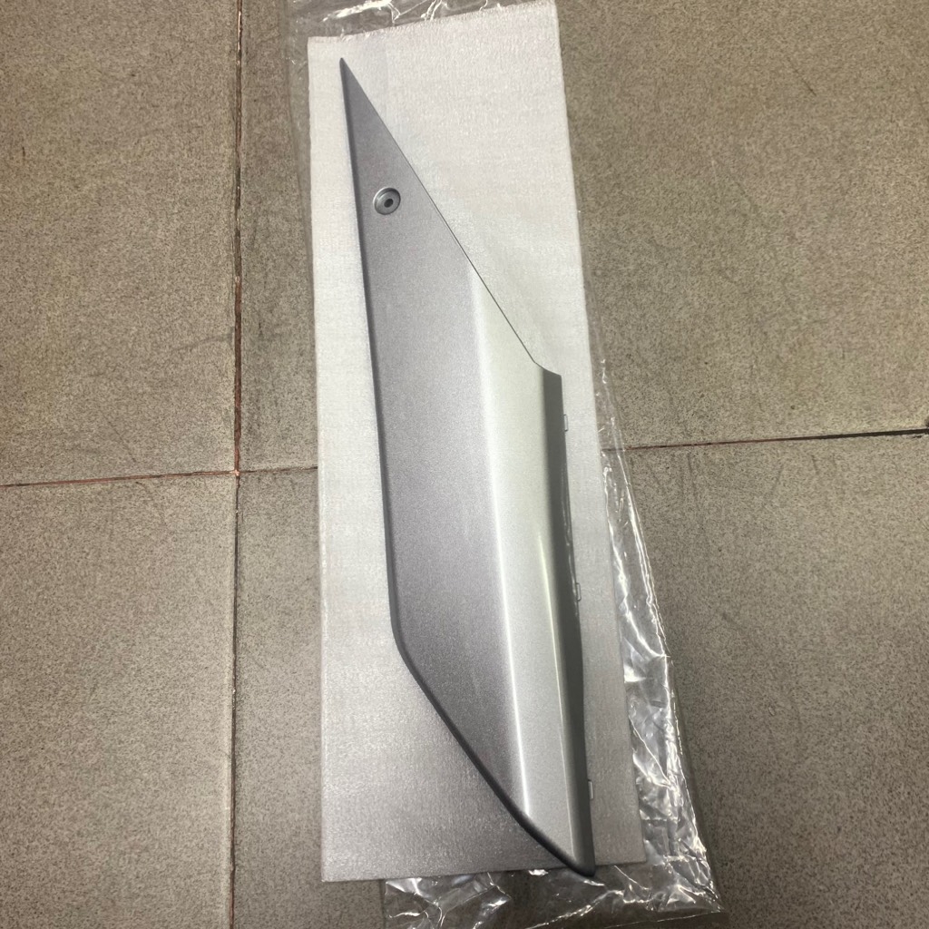 YADA-6113-Nouvo 6-Cốp bạc phải-[Yamaha]