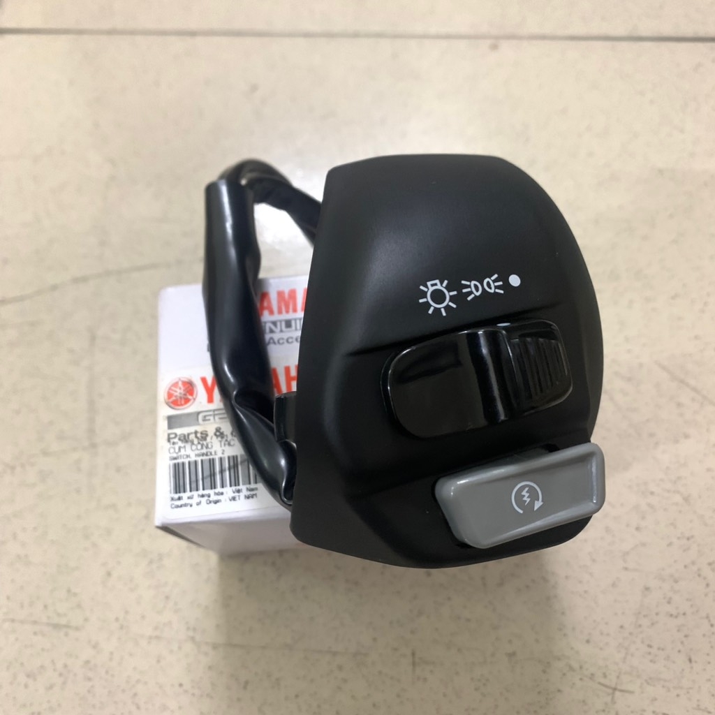 YADA-6082-EX135(11-14) Cùm công tắc bên phải-[Yamaha]