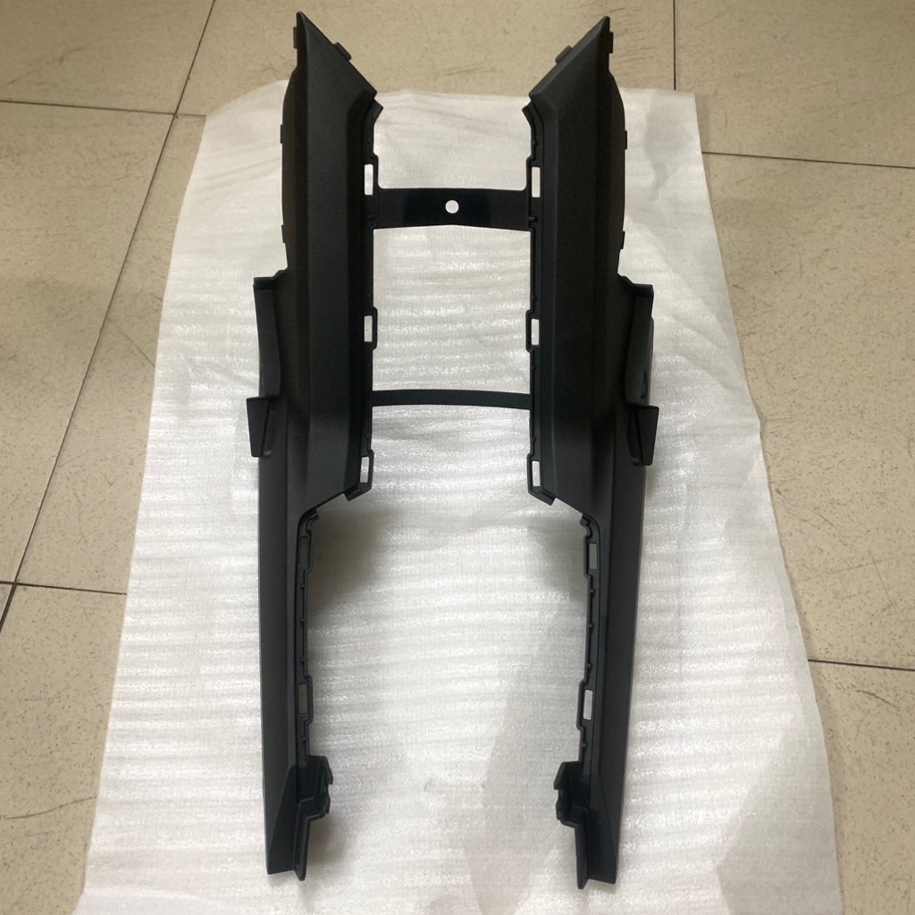 YADA-EX150(15-18)-Đen mờ-3 Ốp bịt yếm giữa-[Yamaha]