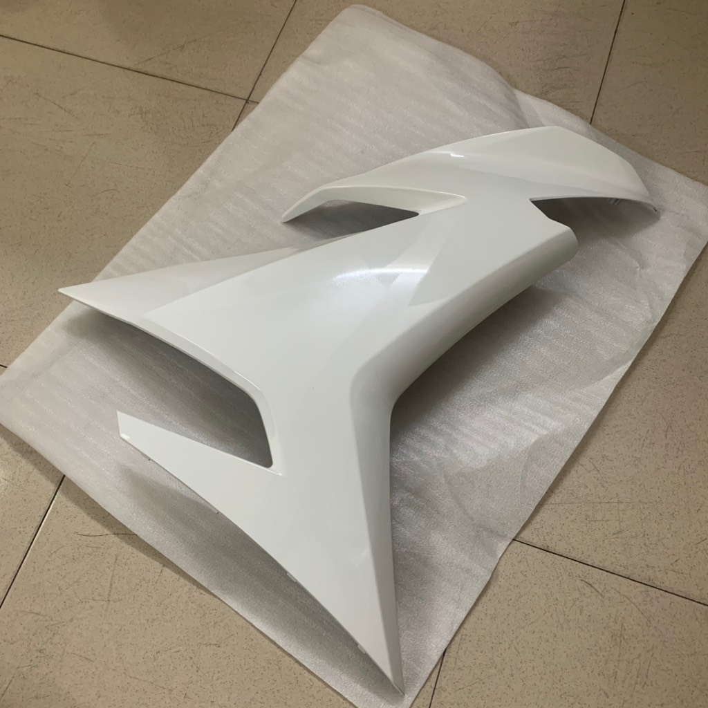 YADA-EX150(15-18)-Trắng-5 Yếm sườn phải-[Yamaha]