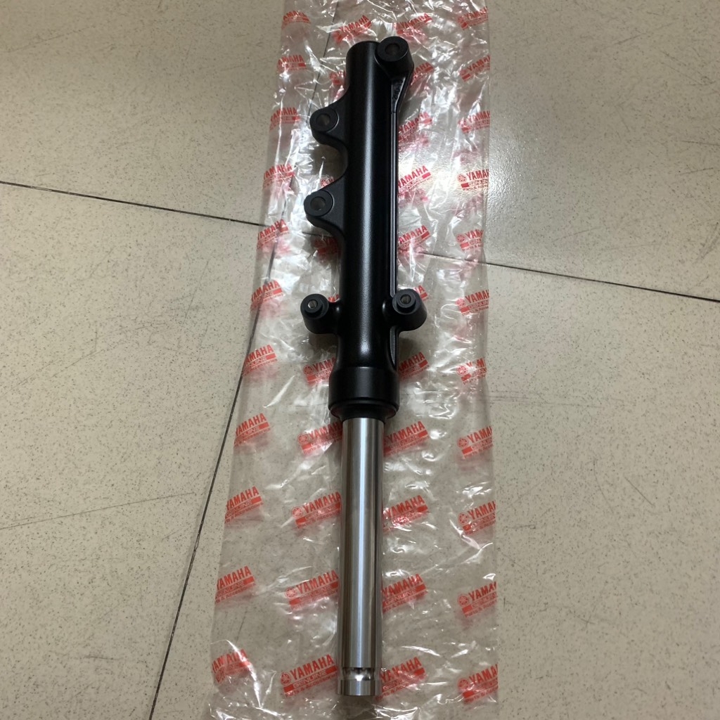 YADA-6063-Phuộc trước Đen-EX150(15-18) Phải-[Yamaha]