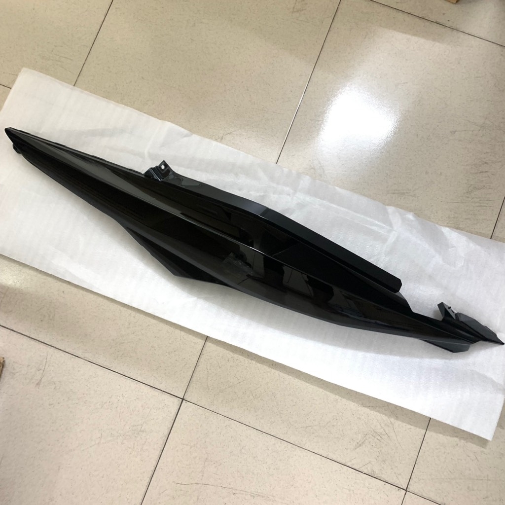 YADA-EX150(15-18)-ĐEN BÓNG-6 Ốp sườn trái-[Yamaha]