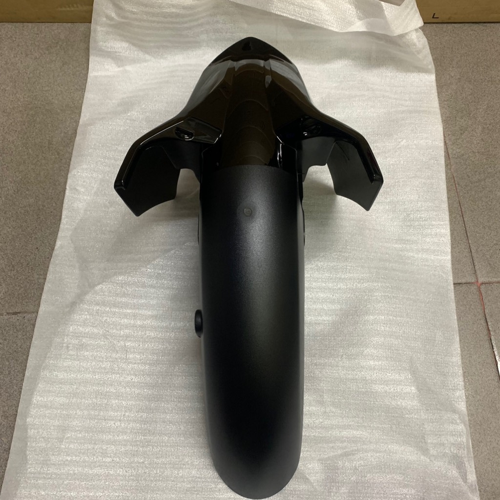 YADA-EX135(11-14)-Đen bóng-1 Chắn bùn trước-[Yamaha]