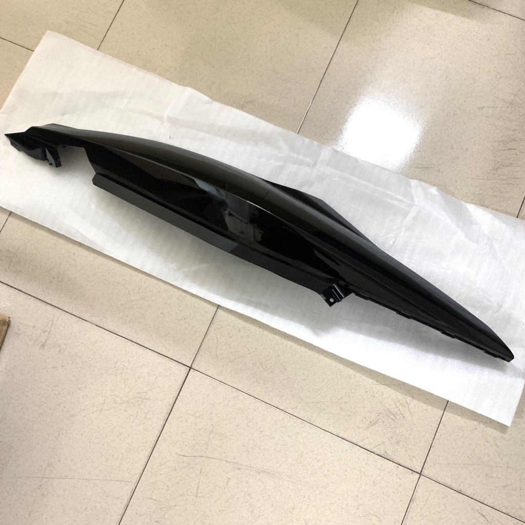 YADA-EX150(15-18)-ĐEN BÓNG-6 Ốp sườn trái-[Yamaha]