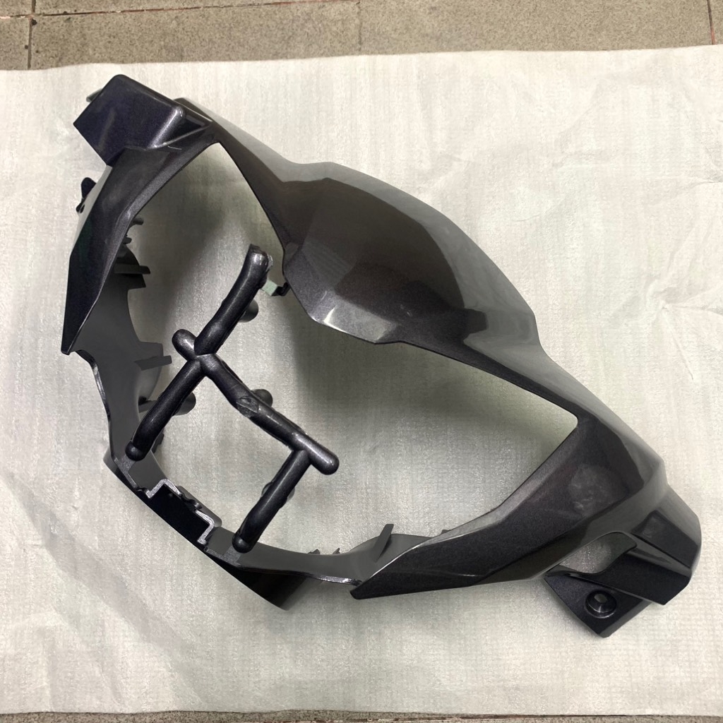 YADA-EX135(11-14)-Xám bóng-2 Ốp đầu đèn trước-[Yamaha]