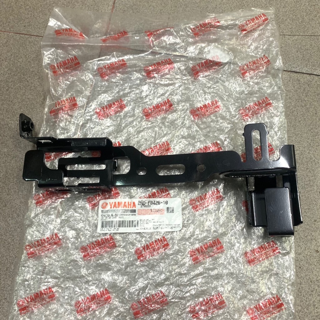 YAPT-2067-EX150(2019)-Giá bắt đỡ gác chân trước IC-[Yamaha]