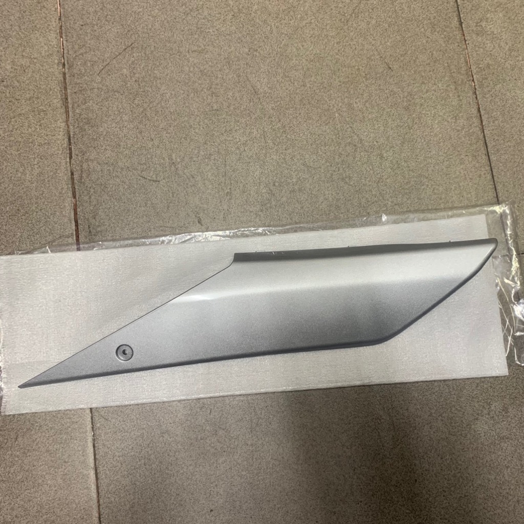 YADA-6113-Nouvo 6-Cốp bạc phải-[Yamaha]