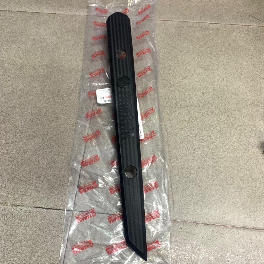 YADA-6202-Pát ốp lên che pô Nouvo 5-Đen nhám caro Phụ tùng phụ kiện xe máy CPCH-[Yamaha]
