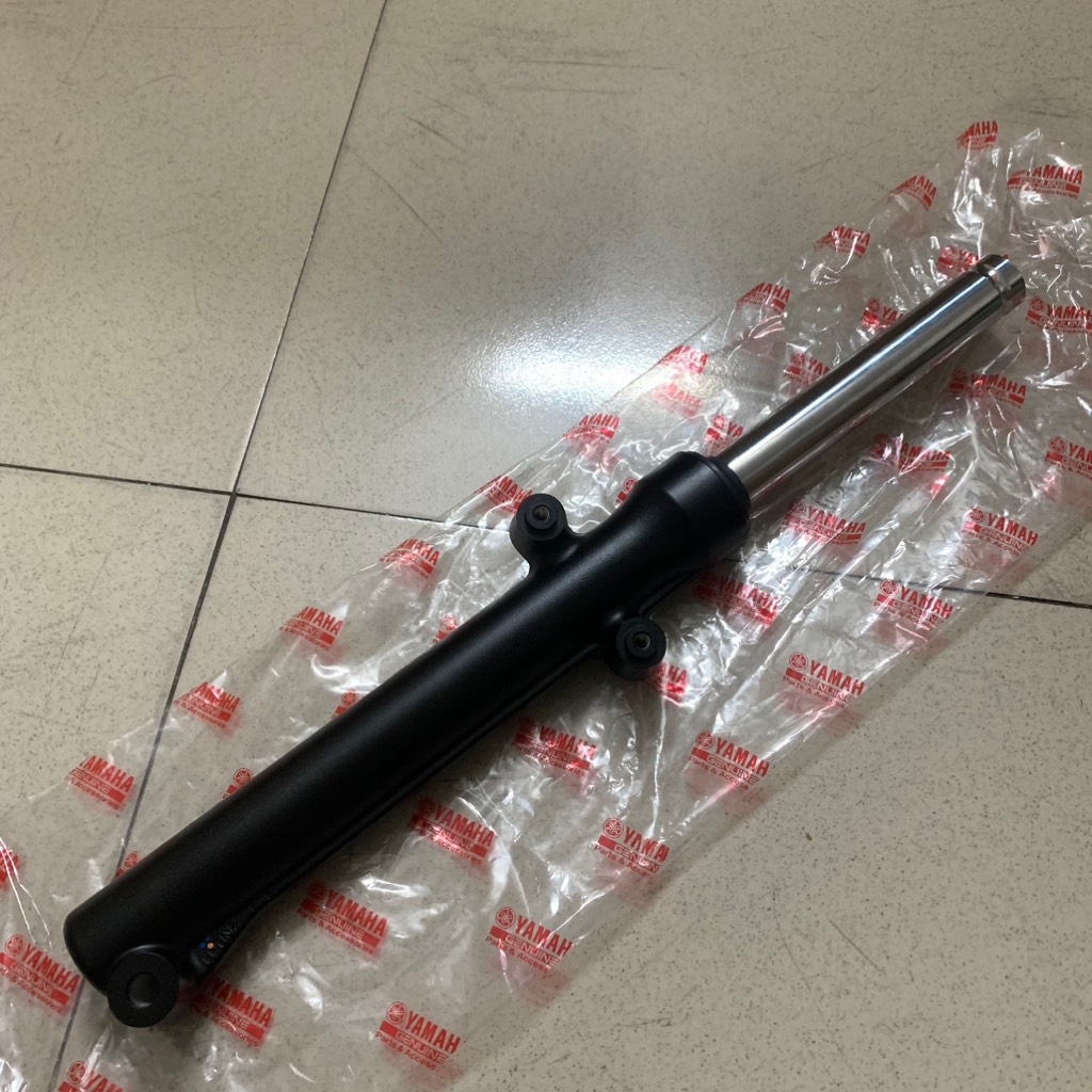 YADA-6062-Phuộc trước Đen-EX150(15-18) Trái-[Yamaha]