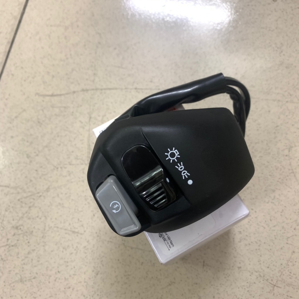 YADA-6082-EX135(11-14) Cùm công tắc bên phải-[Yamaha]