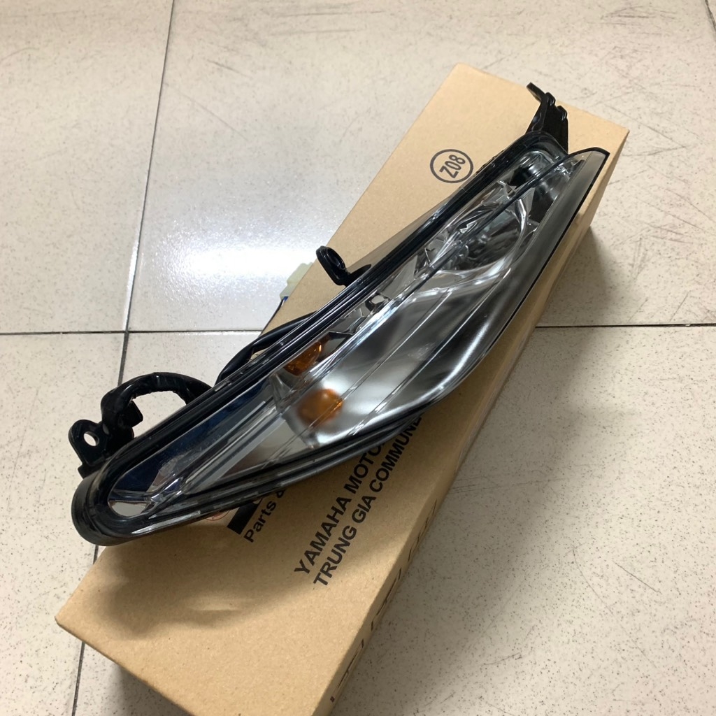 YADA-6052-Xi nhan trước-EX135(11-14)-Phải-[Yamaha]