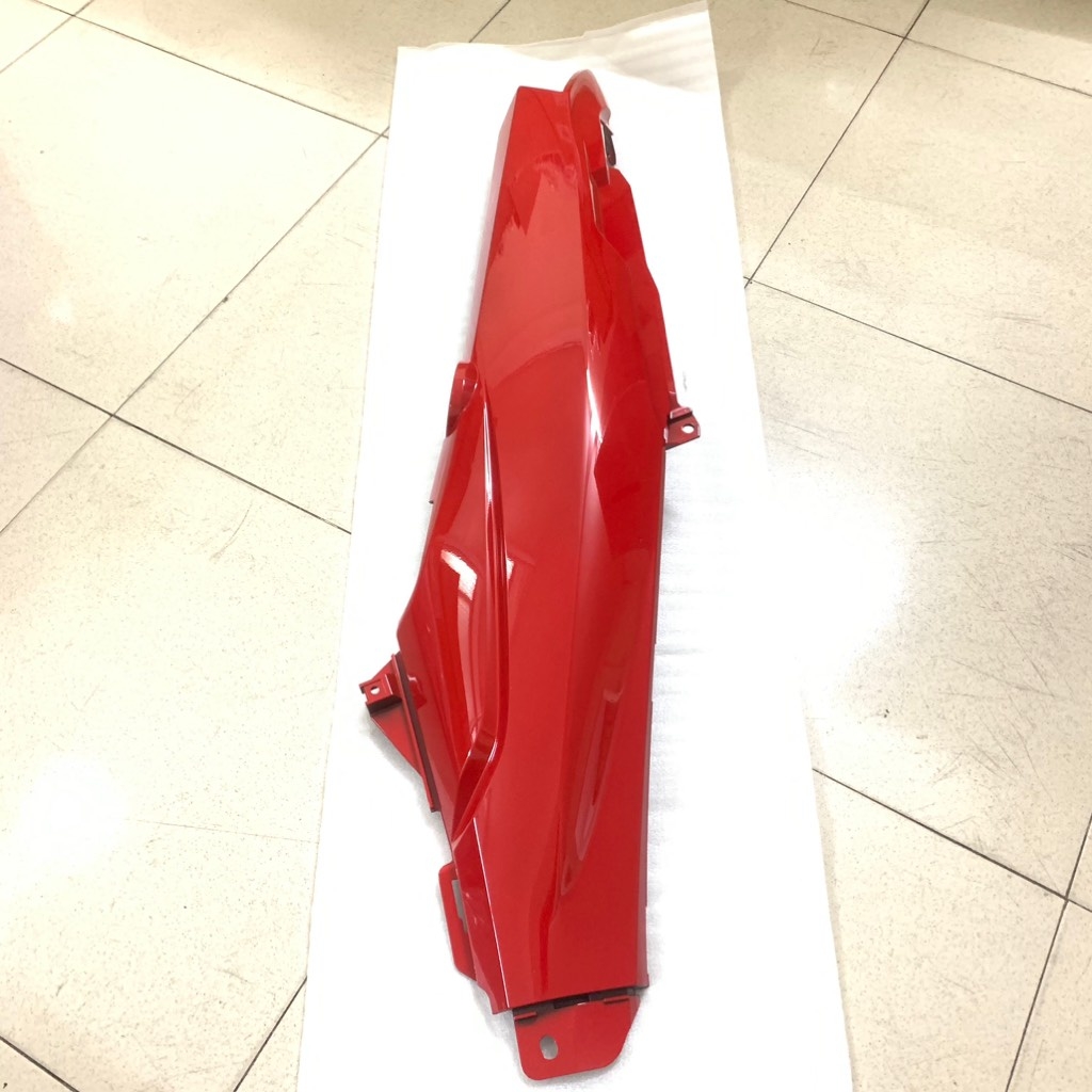 YADA-SIRIUS(06-22)-ĐỎ TƯƠI-5 Ốp sườn-Phải XÀI PHA ĐÈN 3S4-[Yamaha]