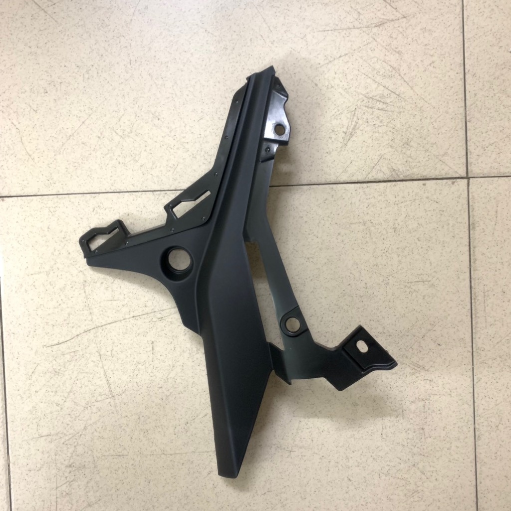 [EX155][37:CỤM ỐP SƯỜN] YADA-6340 EX155(21-23)-NHÁM-14 Ốp viền bửng-TRÁI-[Yamaha] (23)