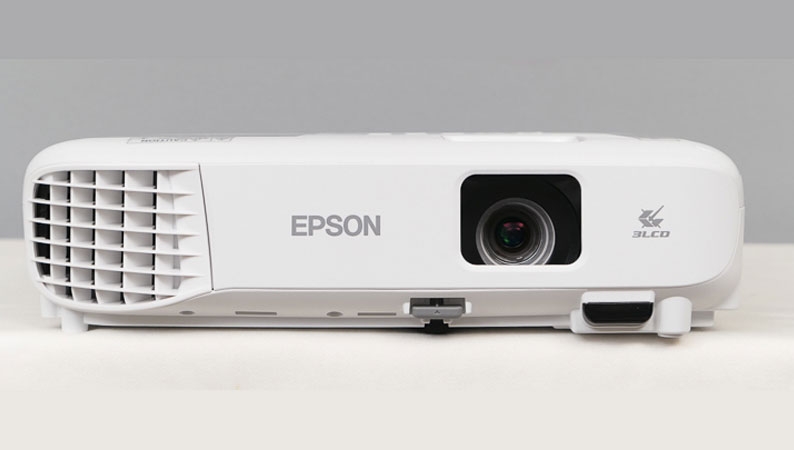 Máy chiếu văn phòng EPSON EB-E01 (XGA, 3300 ANSI Lumen)