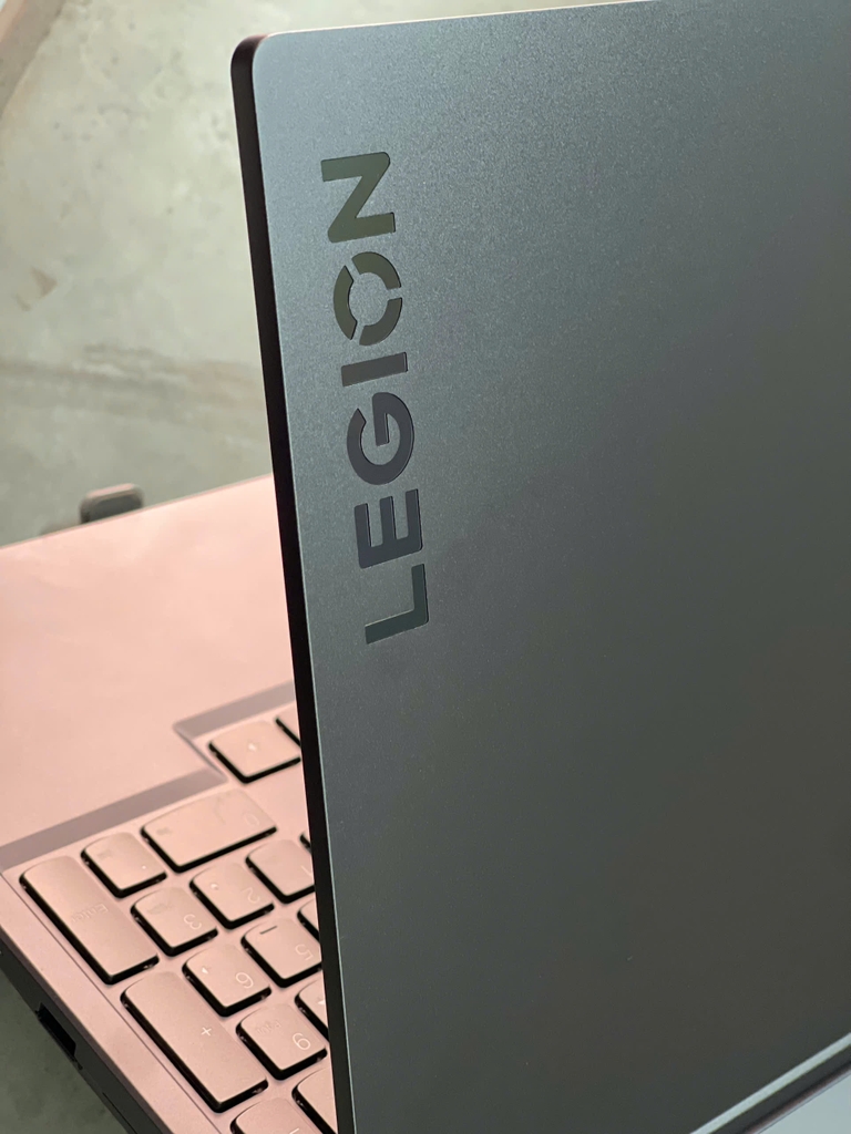 Gaming Lenovo Legion 5 R7000 AHP9 NK