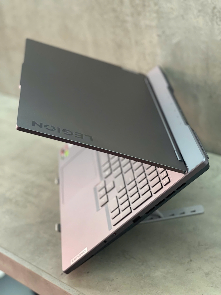 Gaming Lenovo Legion 5 R7000 AHP9 NK