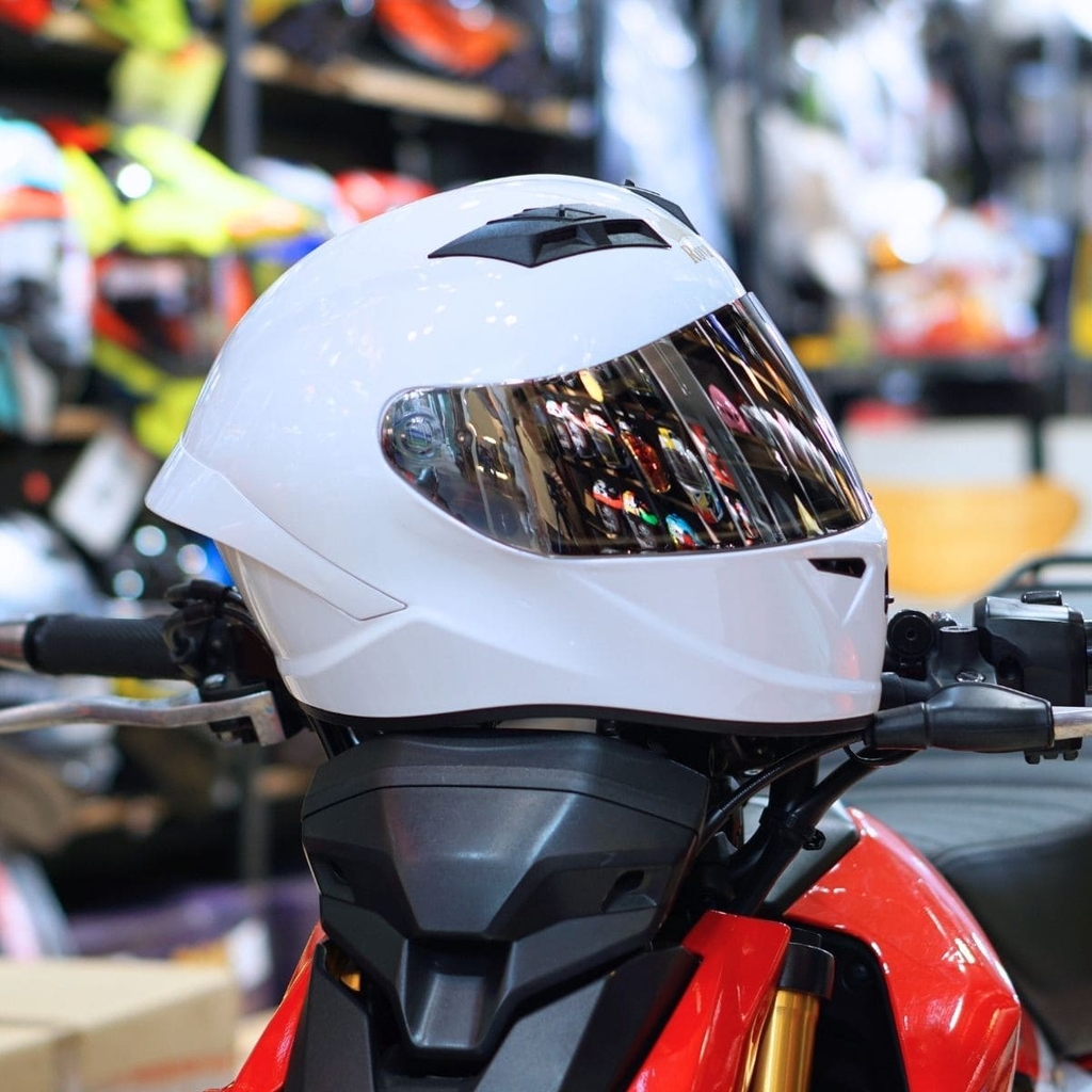 Royal M266 trắng bóng ảnh thực tế